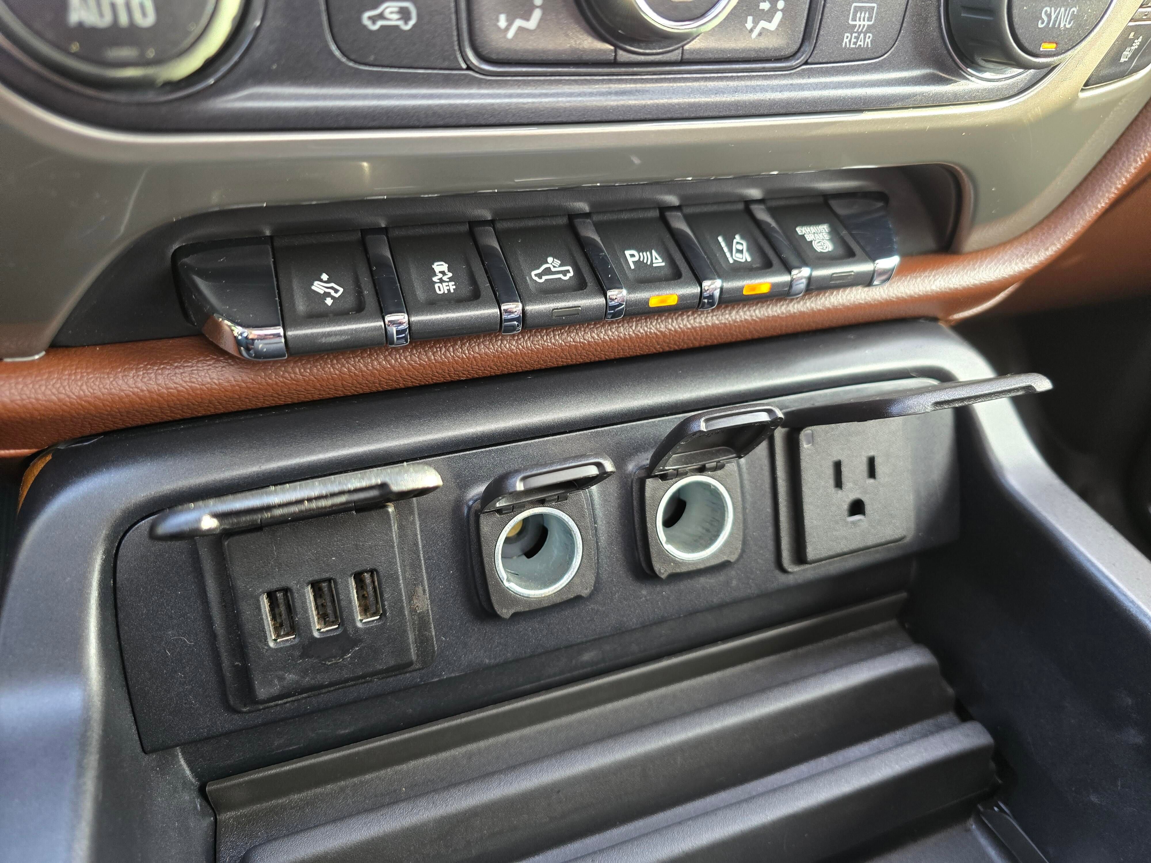 Used 2015 Chevrolet Silverado 3500 High Country image 19