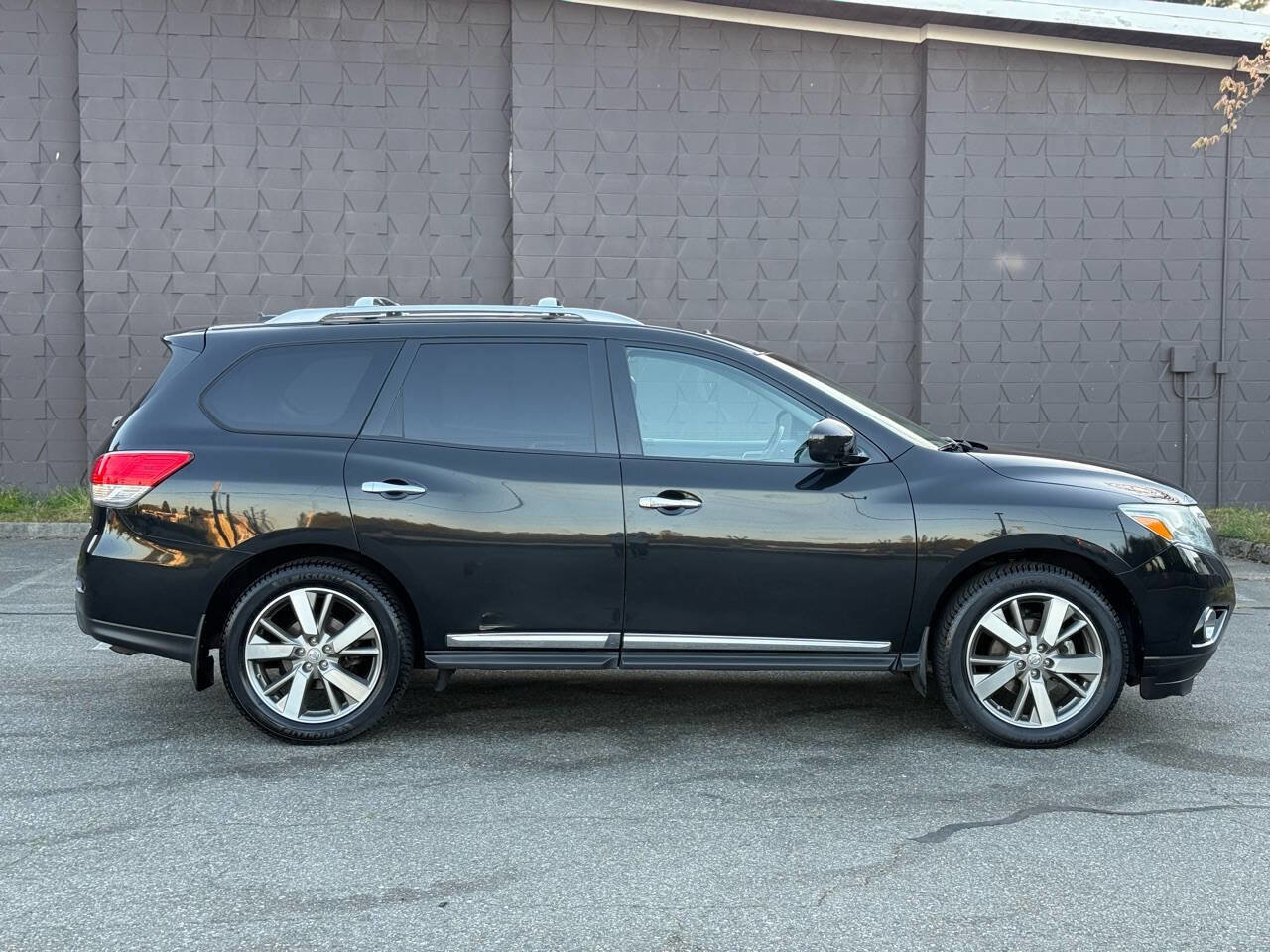Used 2015 Nissan Pathfinder Platinum w/ Cargo Package AWD/4WD image 4