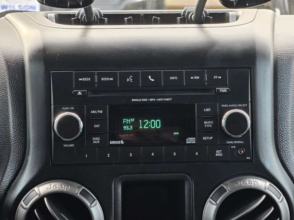 Used 2018 Jeep Wrangler Unlimited Sport w/ Connectivity Group image 11