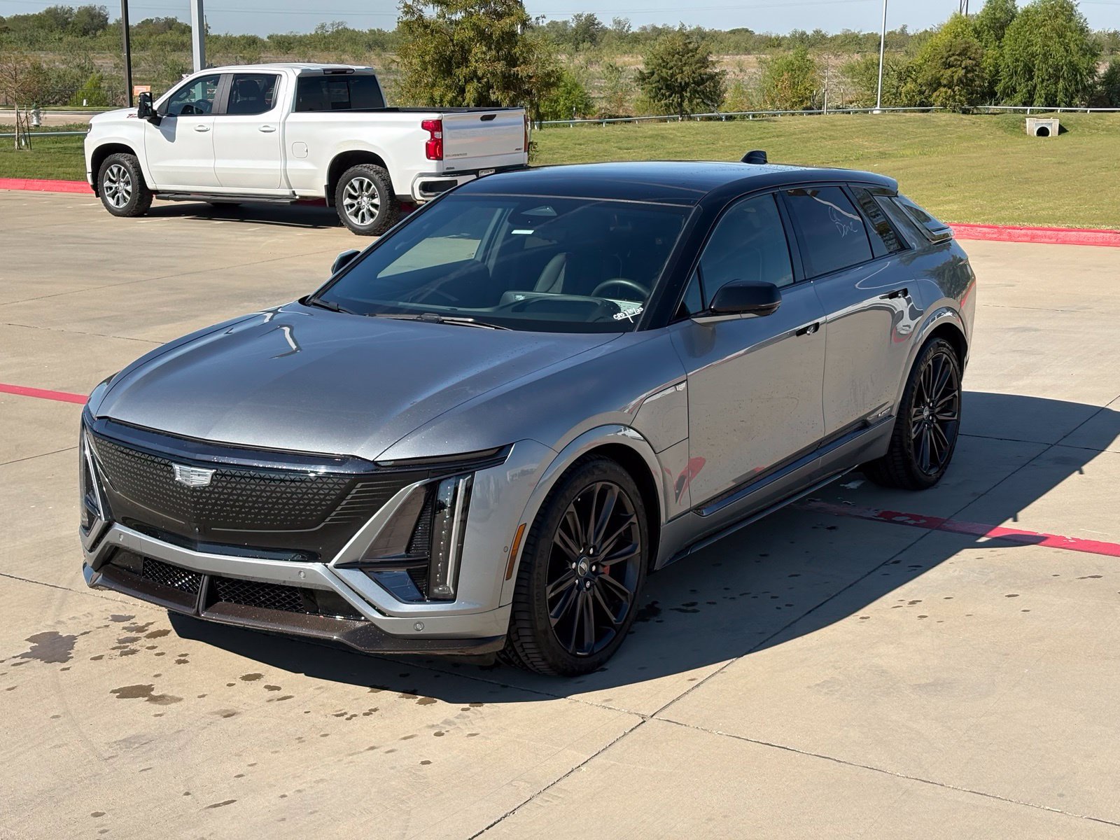Used 2026 Cadillac Lyriq V w/ Exterior Carbon Fiber Package AWD/4WD image 12