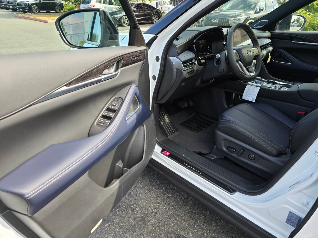 New 2026 INFINITI QX60 Sport w/ Dark Cargo Package image 21