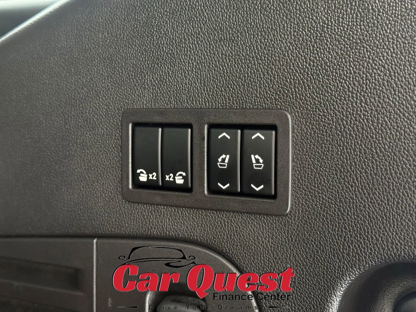 Used 2016 Cadillac Escalade Luxury image 16