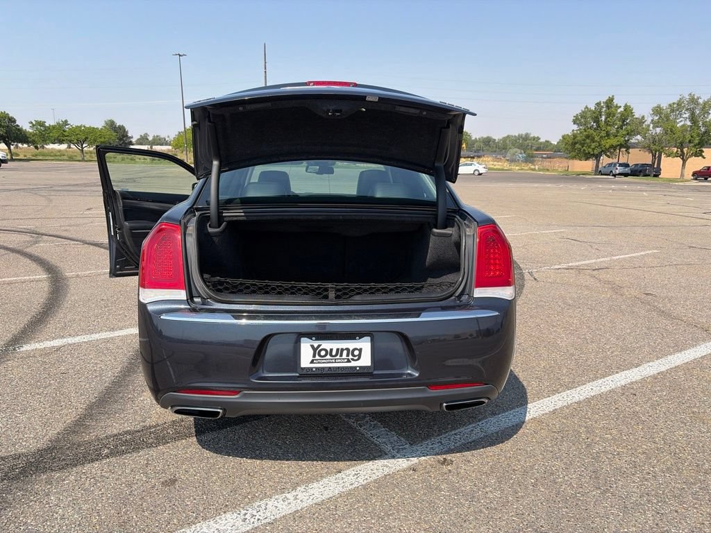 Used 2015 Chrysler 300 C AWD/4WD image 31