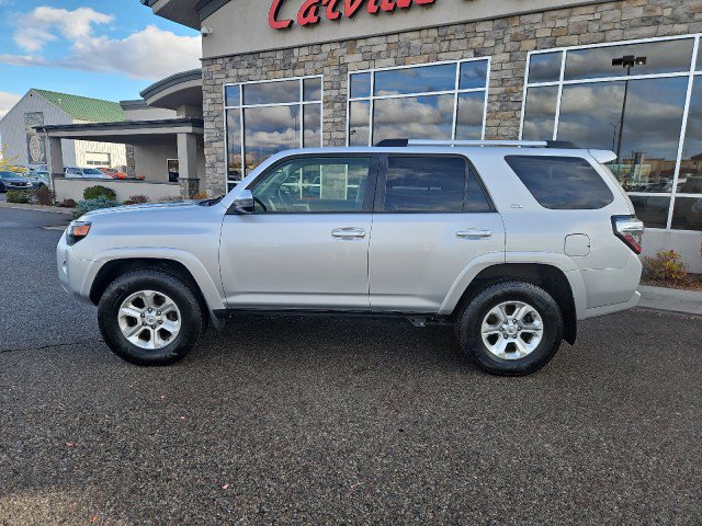 Used 2021 Toyota 4Runner SR5 AWD/4WD image 2