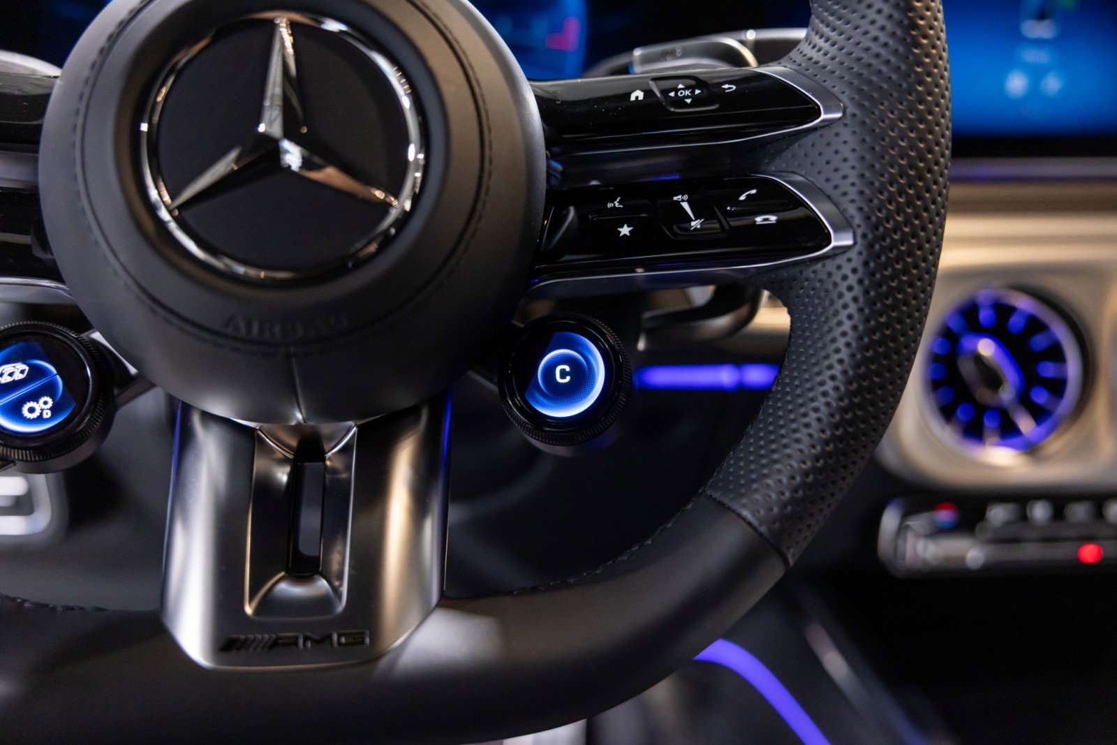 Used 2025 Mercedes-Benz G 63 AMG 4MATIC image 41