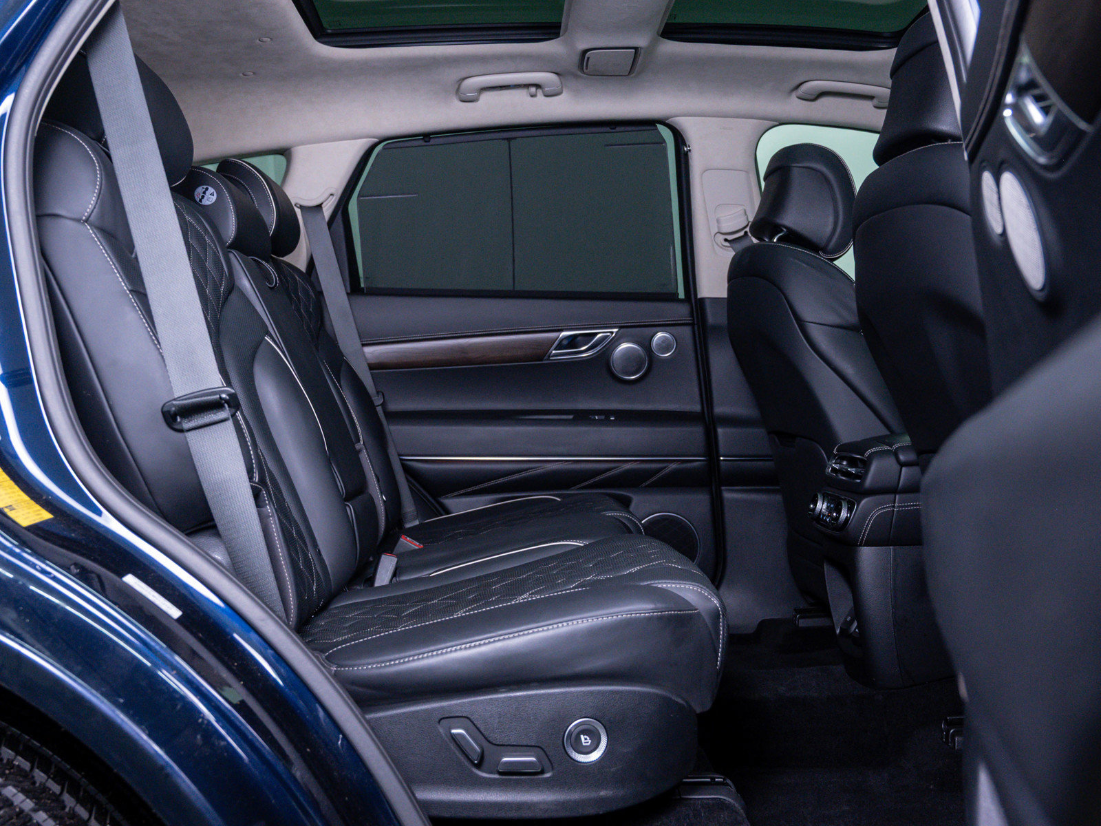 Used 2023 Genesis GV80 3.5T Prestige w/ Prestige Package image 12