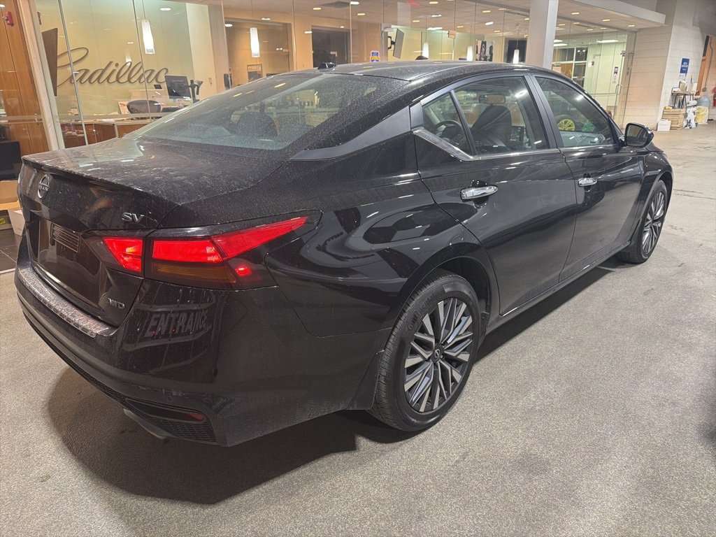 Used 2023 Nissan Altima 2.5 SV w/ SV Premium Package image 5