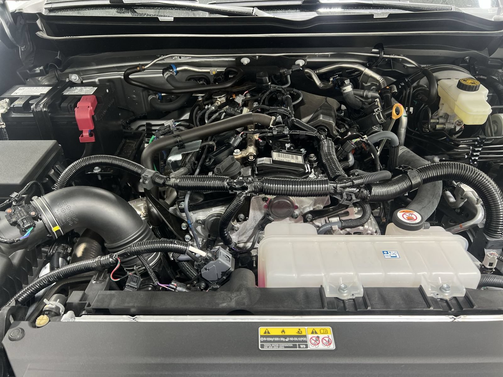 Used 2025 Toyota Tacoma SR5 AWD/4WD image 24