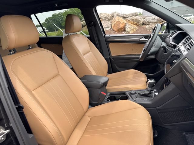 Used 2024 Volkswagen Tiguan SE w/ Panoramic Sunroof Package AWD/4WD image 14