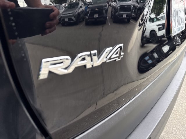Used 2023 Toyota RAV4 LE AWD/4WD image 30
