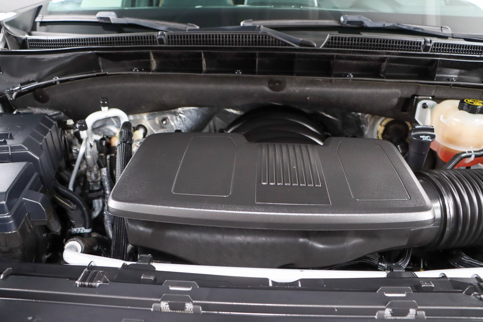 Used 2023 GMC Yukon AT4 w/ AT4 Premium Plus Package AWD/4WD image 36