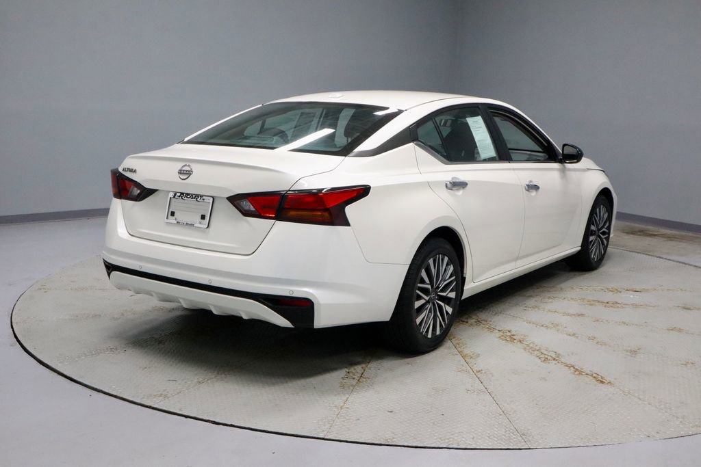 Certified 2025 Nissan Altima 2.5 SV FWD image 10