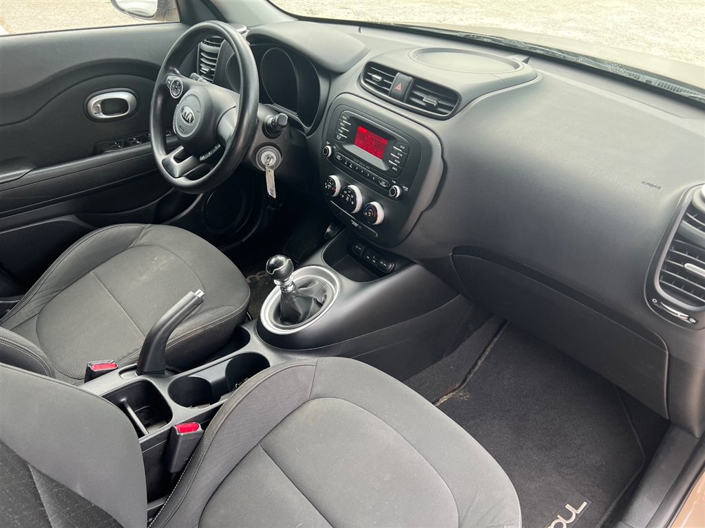 Used 2014 Kia Soul FWD image 12