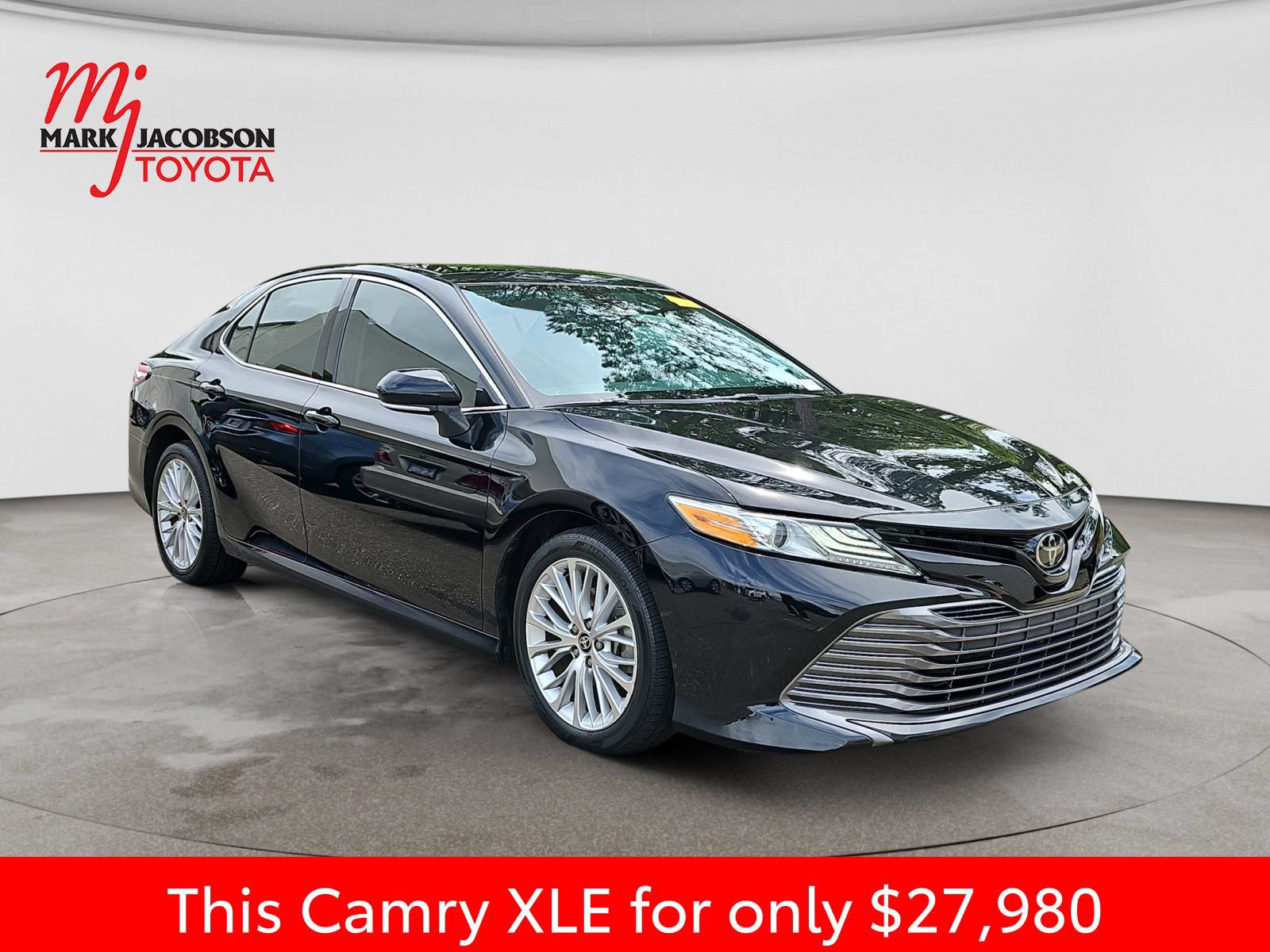 Used 2020 Toyota Camry XLE FWD image 5
