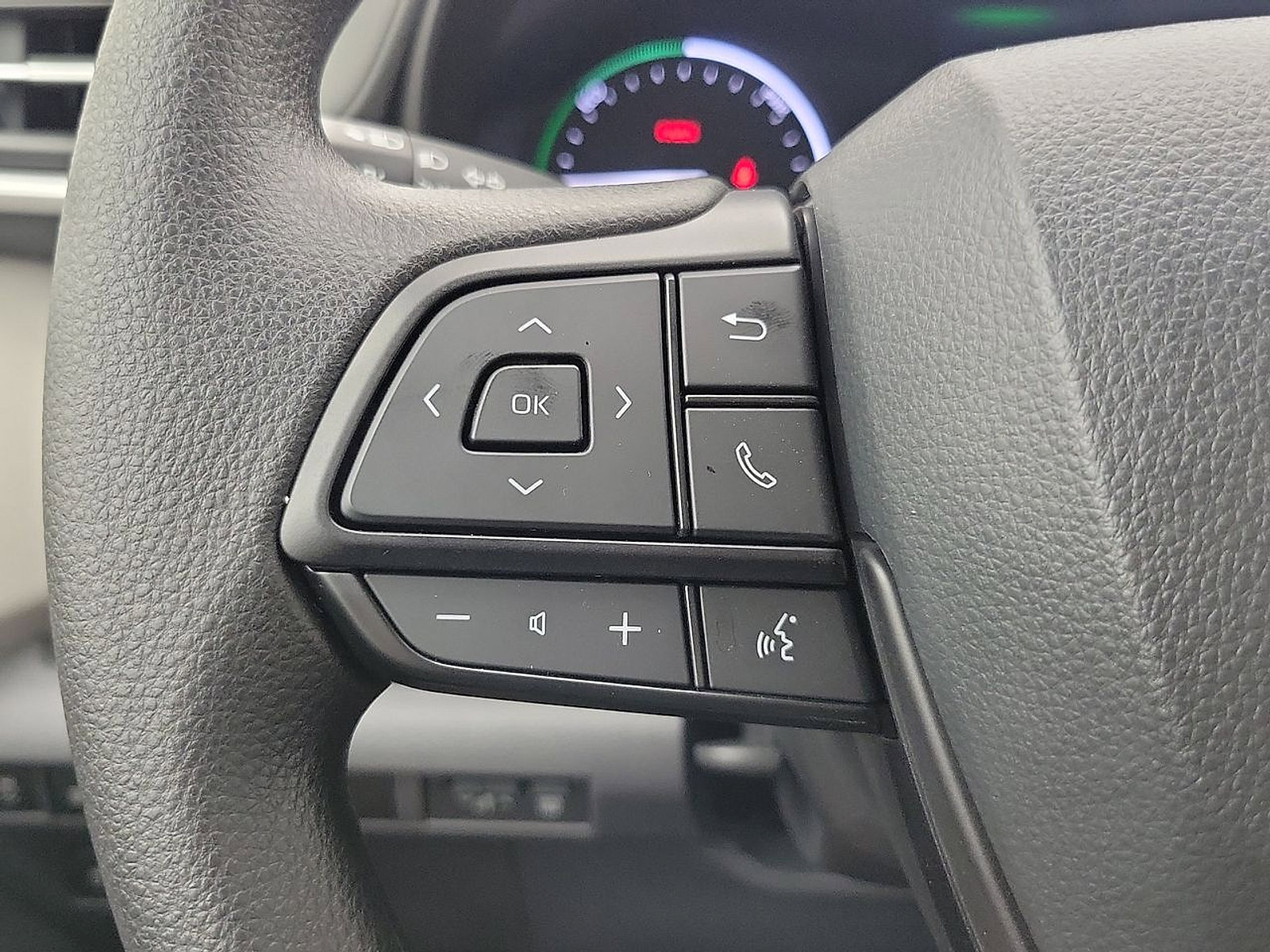 Used 2024 Toyota Sienna LE FWD image 18