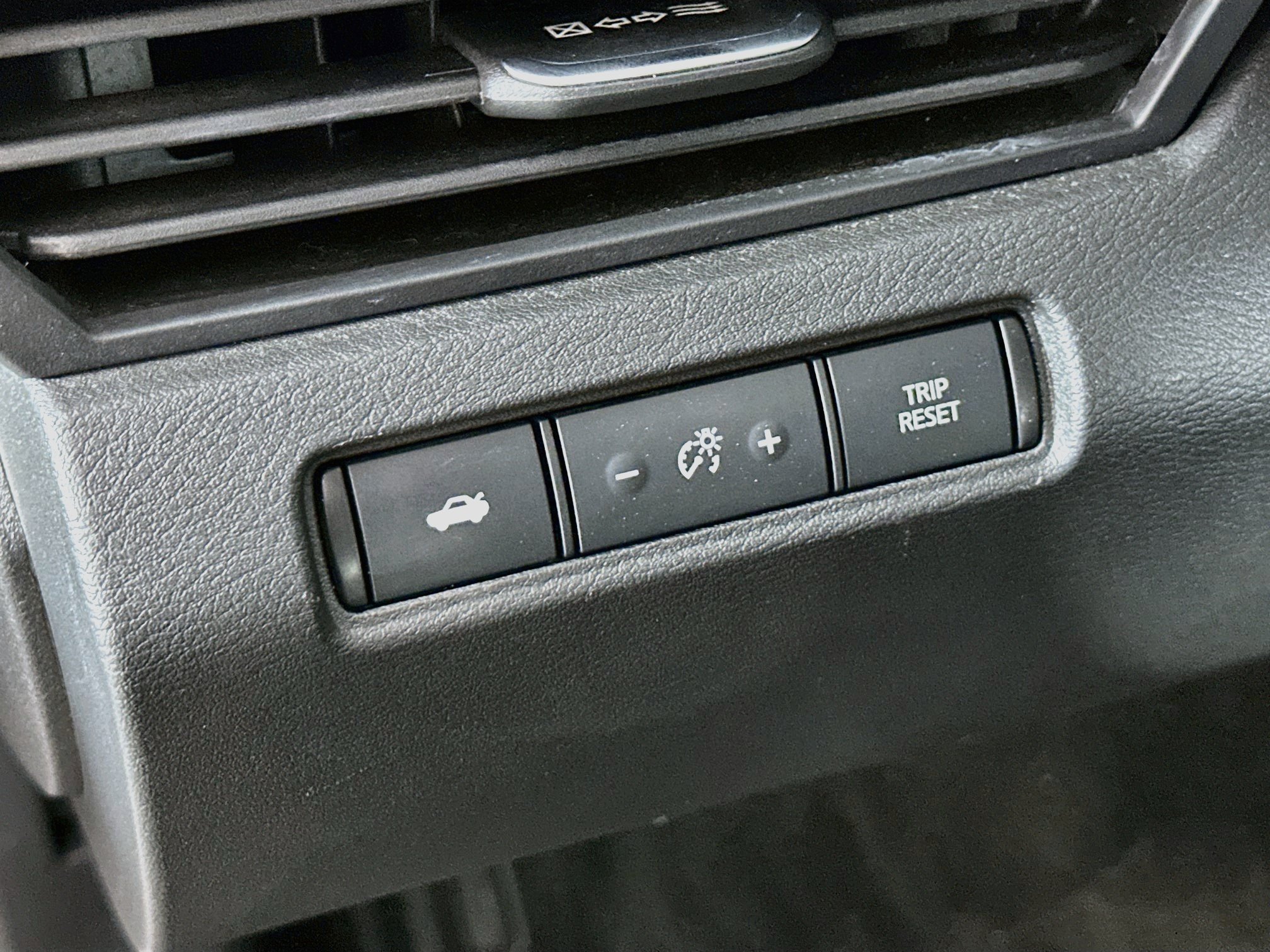 Used 2025 Nissan Altima 2.5 SV FWD image 17