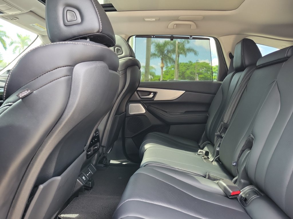 Used 2025 Acura MDX w/ Technology Package FWD image 12