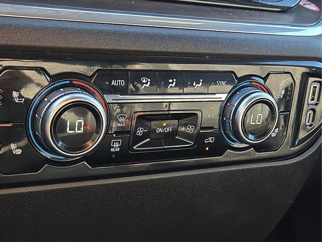 Used 2025 GMC Sierra 1500 SLT AWD/4WD image 24