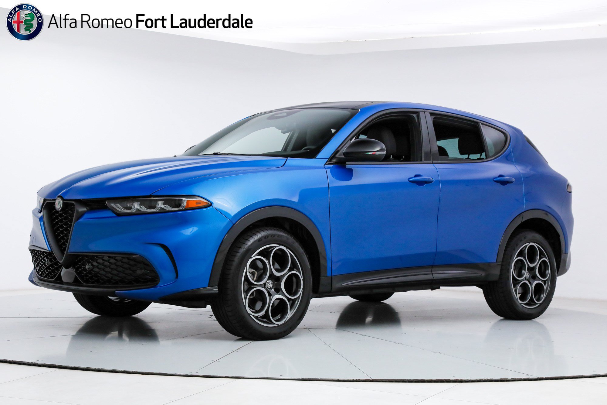 New 2025 Alfa Romeo Tonale w/ Premium Package