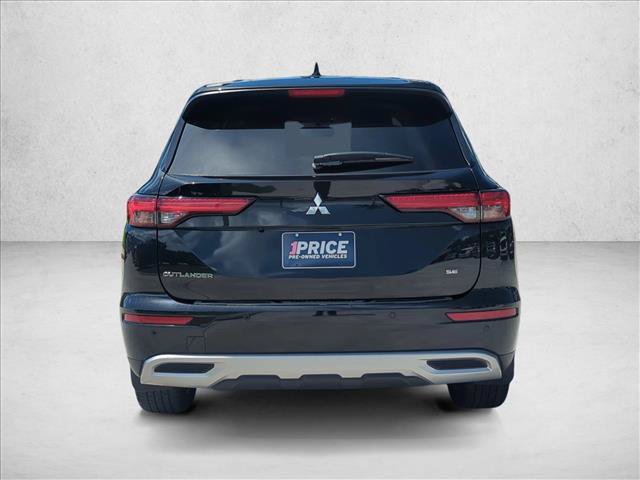 Used 2023 Mitsubishi Outlander SE AWD/4WD image 6