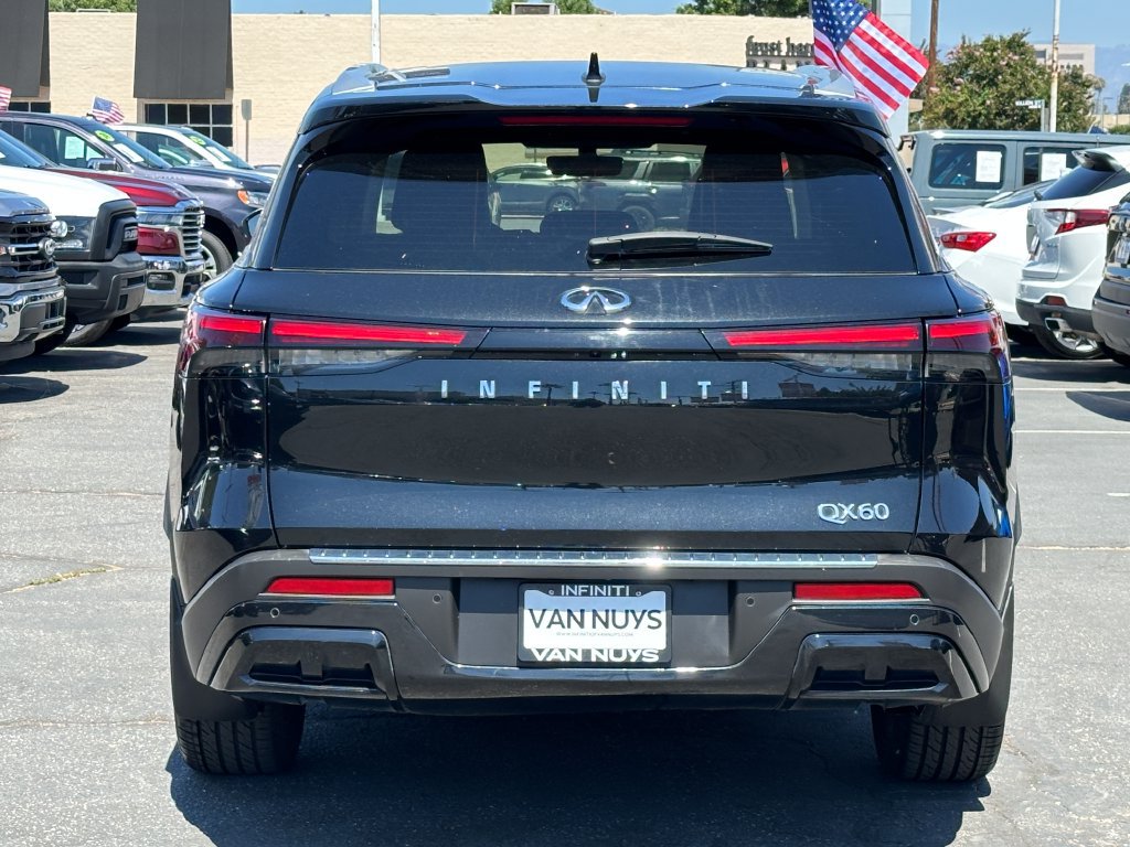 Used 2023 INFINITI QX60 Luxe w/ Cargo Package FWD image 6
