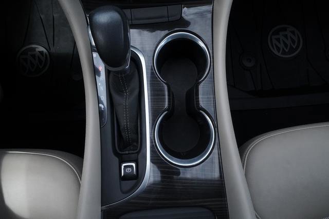 Used 2020 Buick Envision Essence w/ Experience Buick Package image 21