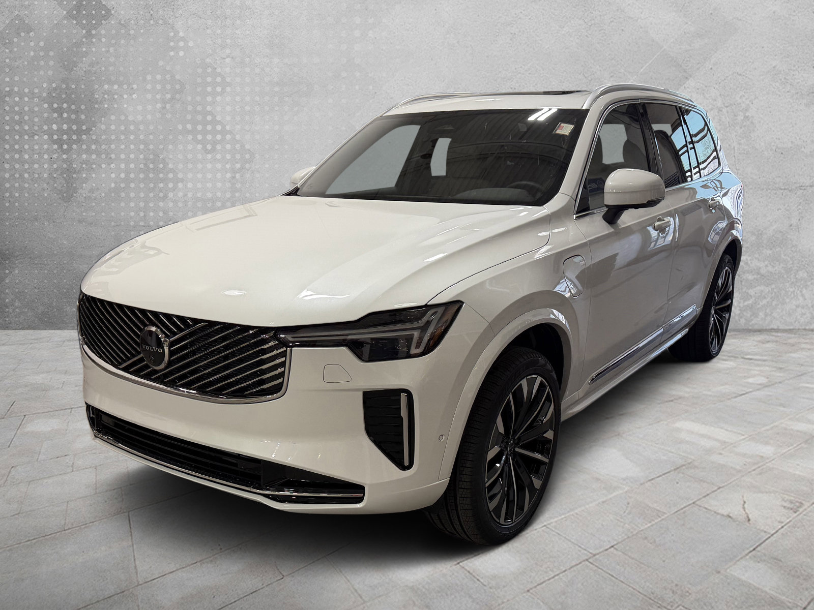 New 2026 Volvo XC90 T8 Plus w/ Protection Package AWD/4WD image 4