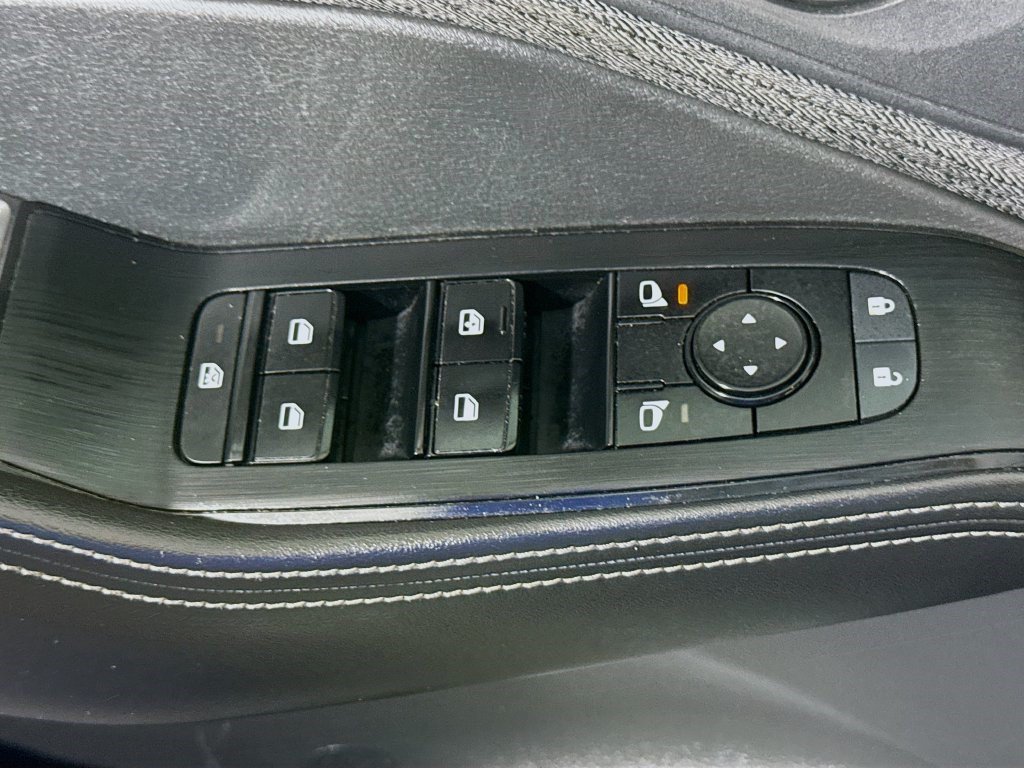 Used 2022 Nissan Rogue S AWD/4WD image 23