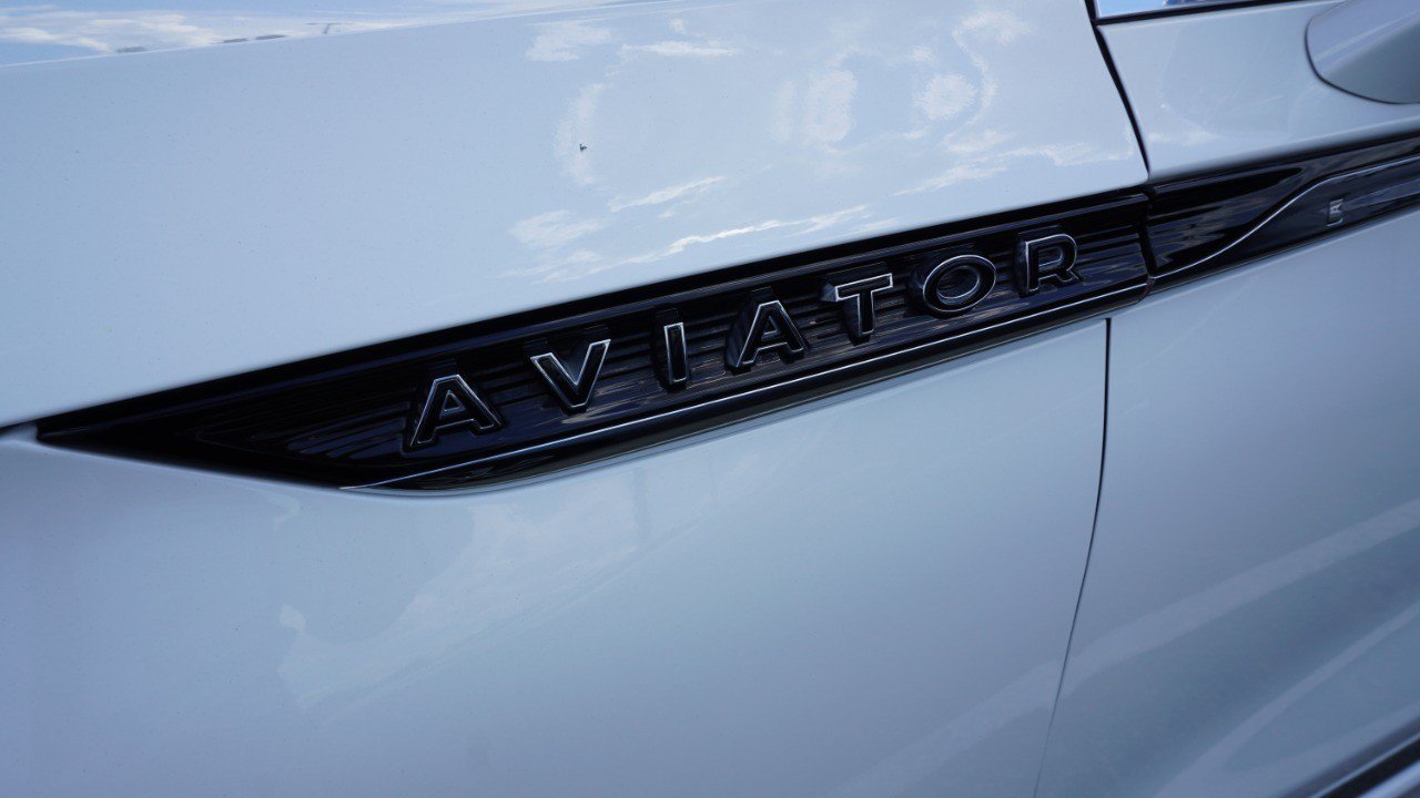 Used 2020 Lincoln Aviator Black Label w/ Class IV Trailer Tow Package AWD/4WD image 9
