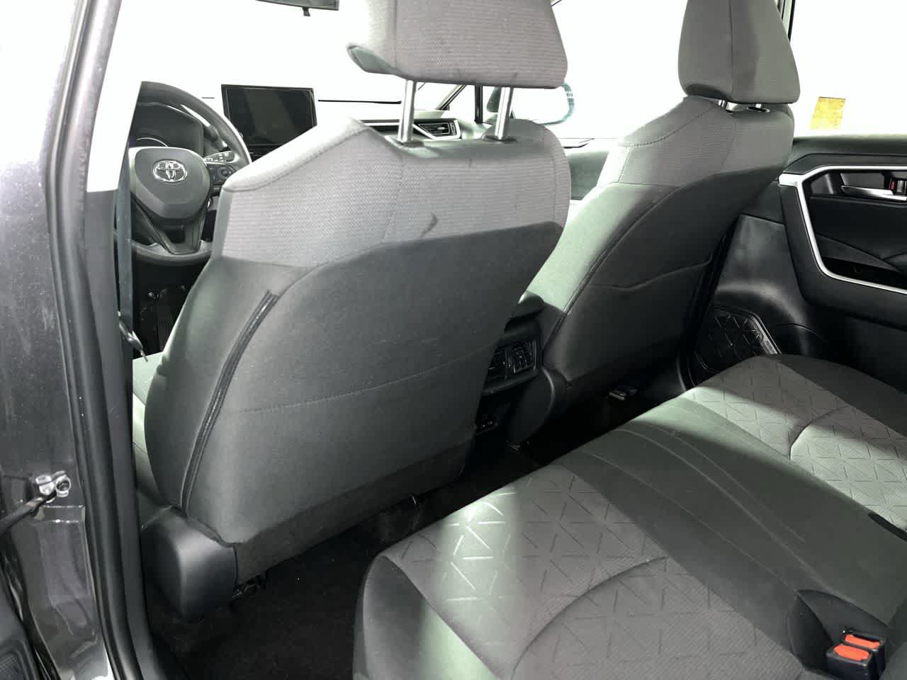 Used 2024 Toyota RAV4 XLE AWD/4WD image 24