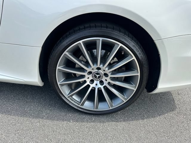 Used 2017 Mercedes-Benz SL 550 image 33