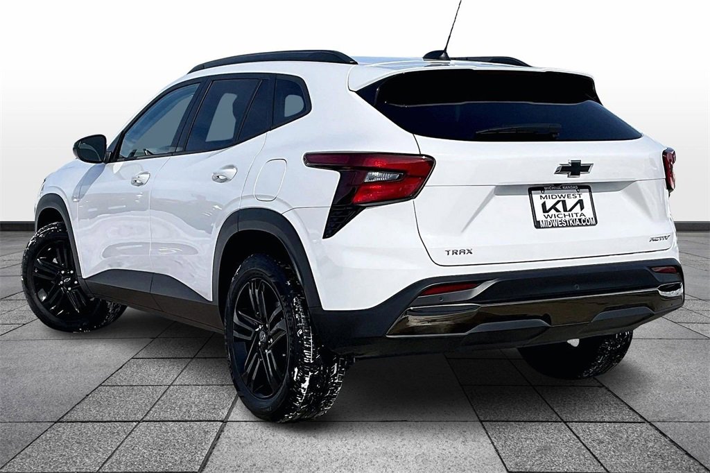 Used 2025 Chevrolet Trax ACTIV w/ Sunroof Package image 12