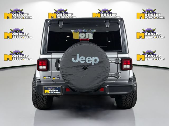 Used 2018 Jeep Wrangler Unlimited Sahara w/ Dual Top Group AWD/4WD image 6