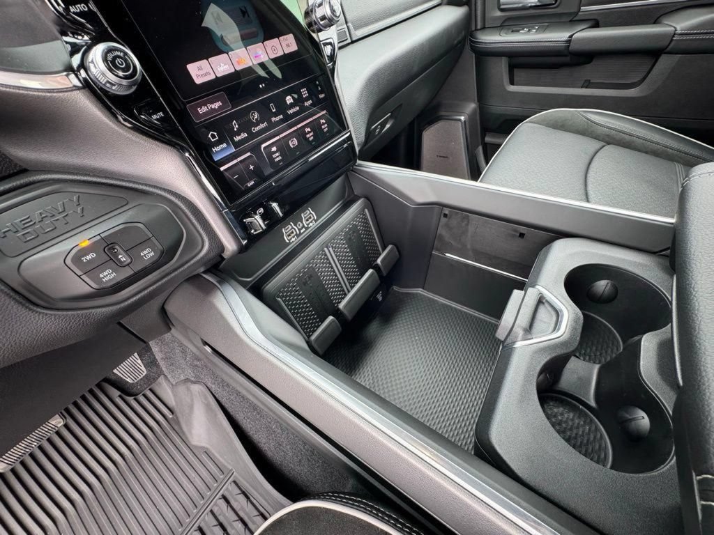 New 2026 RAM 2500 Laramie AWD/4WD image 30