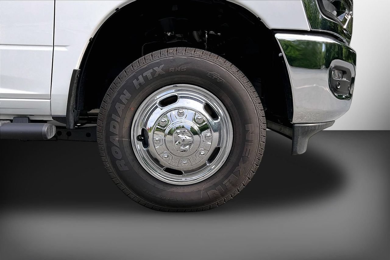 New 2026 RAM 3500 Tradesman AWD/4WD image 29
