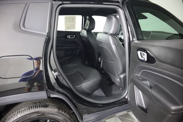 Used 2024 Jeep Compass Latitude w/ Convenience Group AWD/4WD image 61