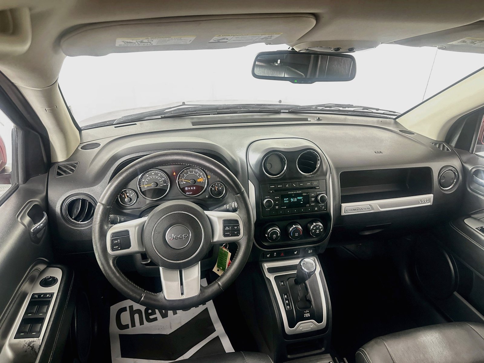 Used 2017 Jeep Compass Latitude FWD image 19