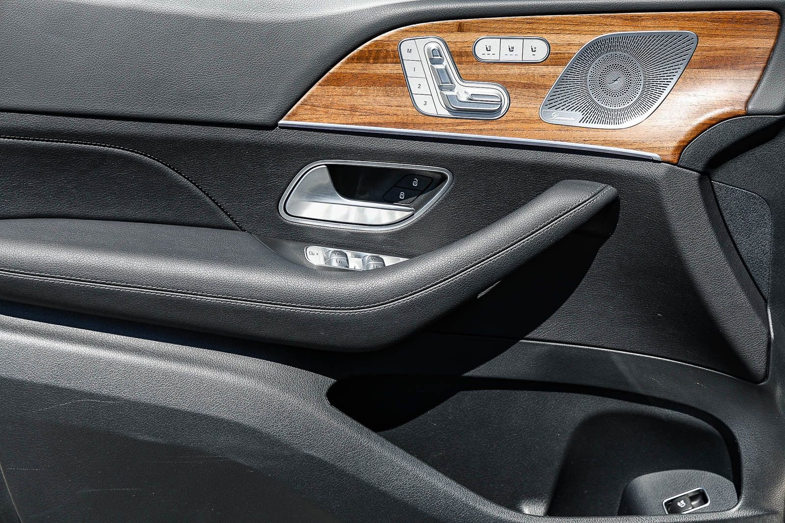 Certified 2025 Mercedes-Benz GLE 350 4MATIC image 21