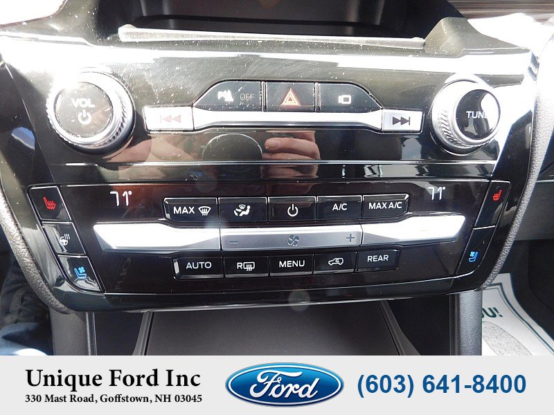 Used 2021 Ford Explorer Limited w/ Equipment Group 301A AWD/4WD image 24