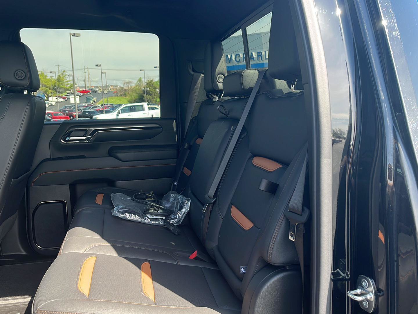 Used 2024 GMC Sierra 2500 AT4 w/ AT4 Premium Plus Package AWD/4WD image 23