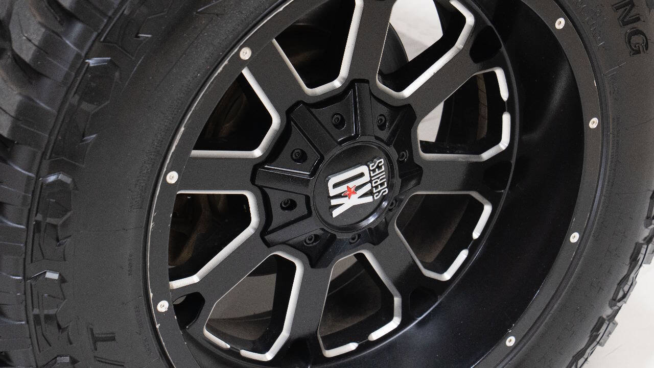 Used 2017 GMC Sierra 2500 4x4 Crew Cab w/ Sierra Convenience Package image 23