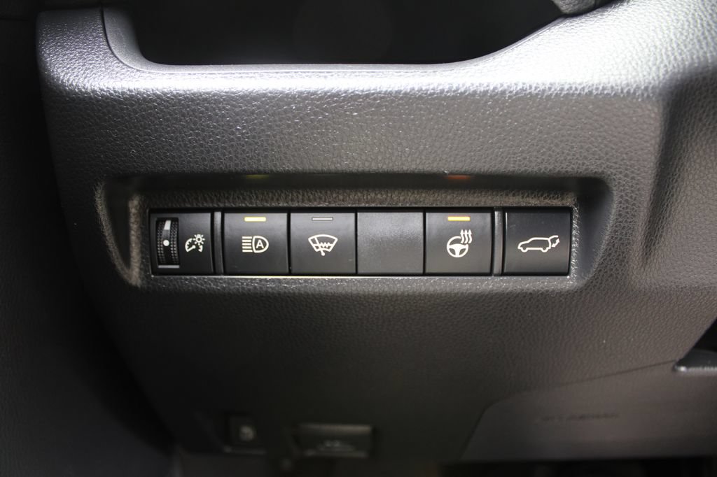 Used 2022 Toyota RAV4 SE w/ Weather & Moonroof Package AWD/4WD image 27
