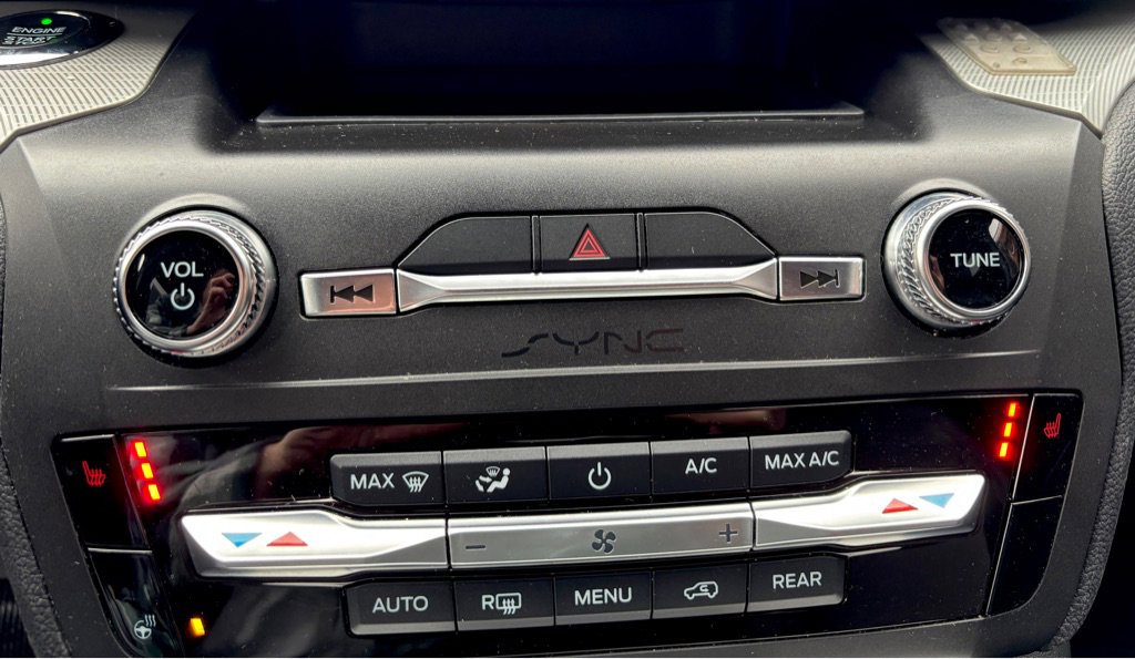 Used 2020 Ford Explorer XLT w/ Equipment Group 202A image 29