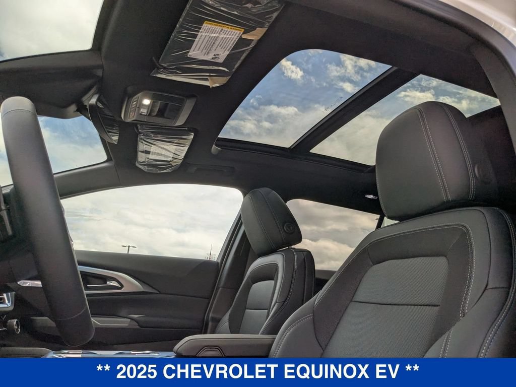 New 2025 Chevrolet Equinox EV LT AWD/4WD image 24
