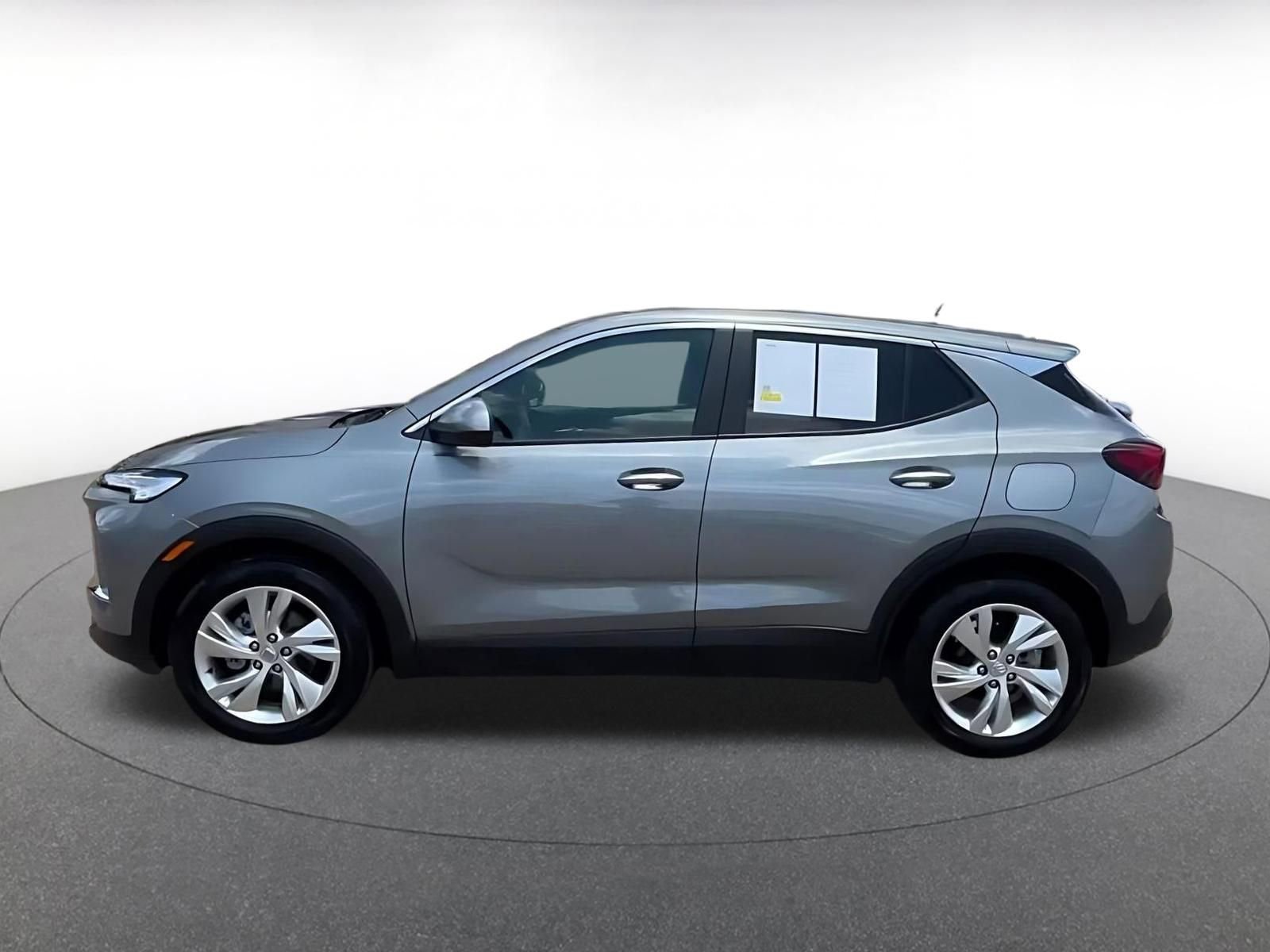 Used 2025 Buick Encore GX Preferred FWD image 10