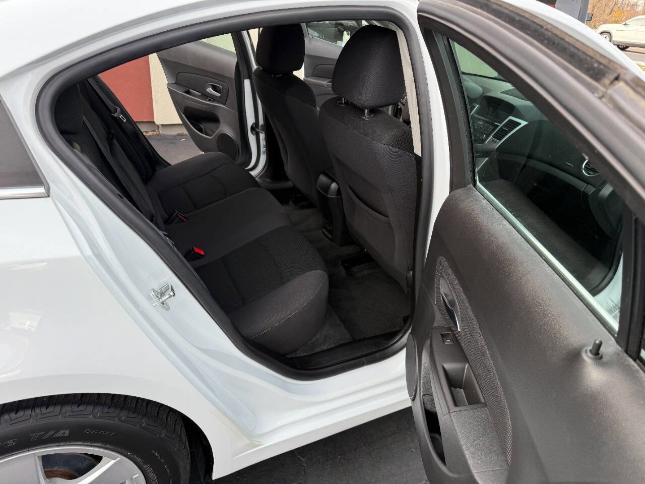 Used 2016 Chevrolet Cruze LT image 14