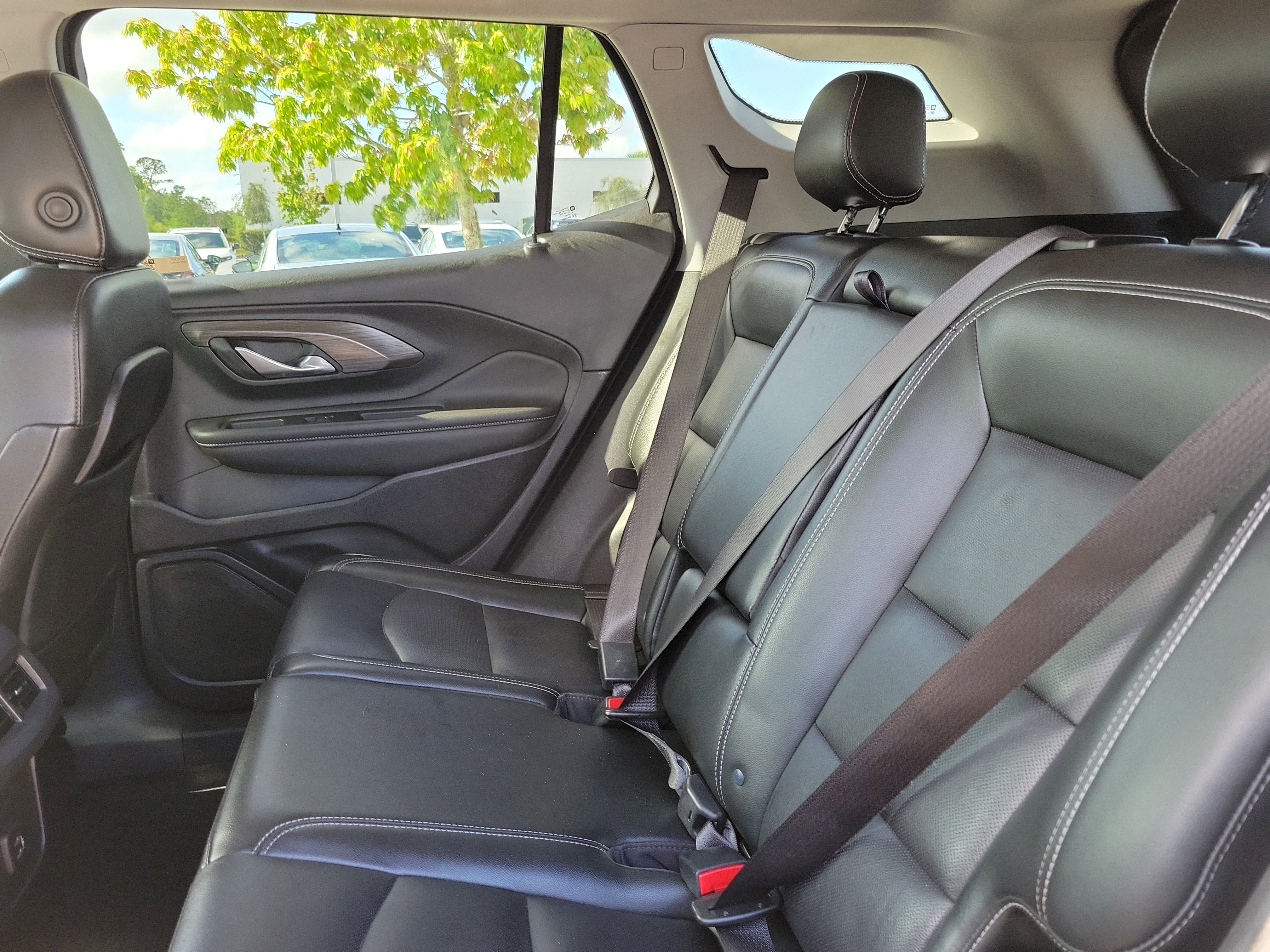 Used 2023 GMC Terrain SLT AWD/4WD image 18