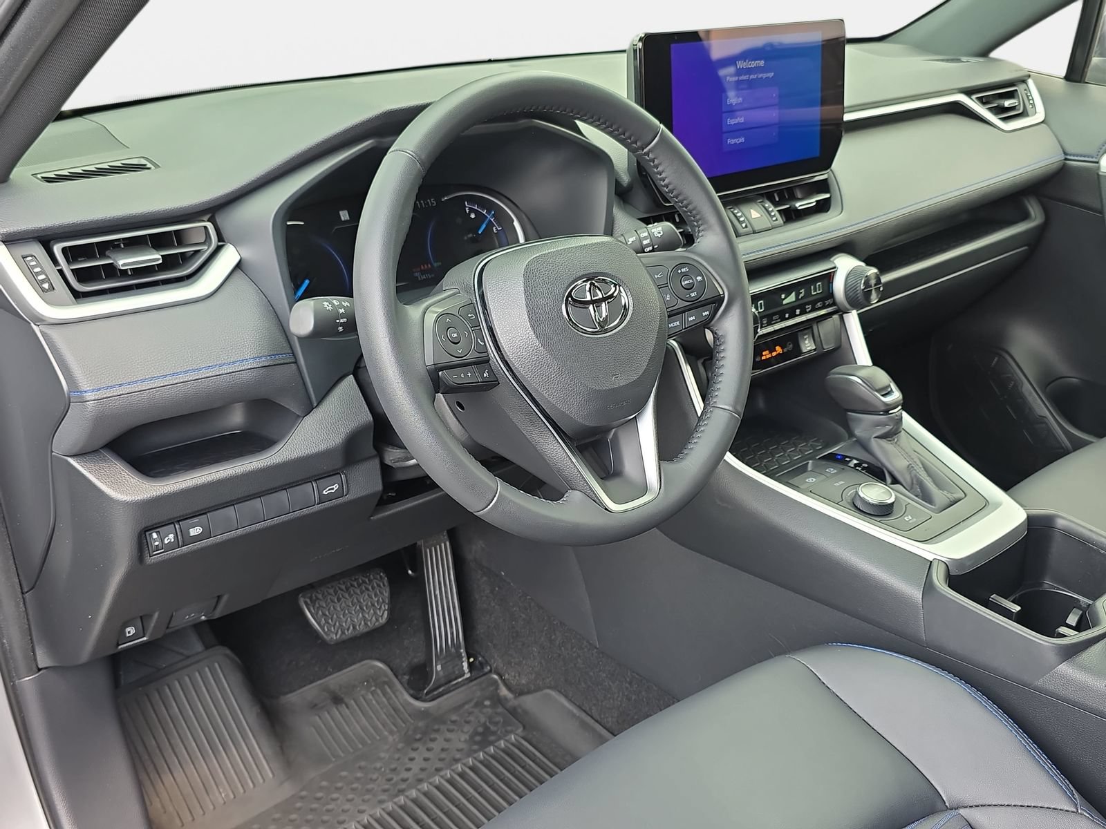 Used 2025 Toyota RAV4 XSE AWD/4WD image 16