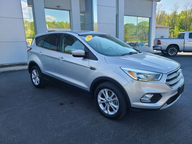Used 2017 Ford Escape SE w/ SE Cold Weather Package AWD/4WD image 7