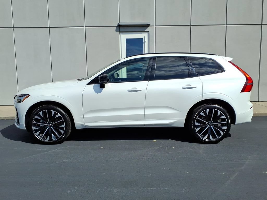 Certified 2026 Volvo XC60 B5 Ultra AWD/4WD image 3